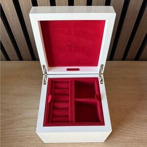 Cartier Ribbon Jewelry Box